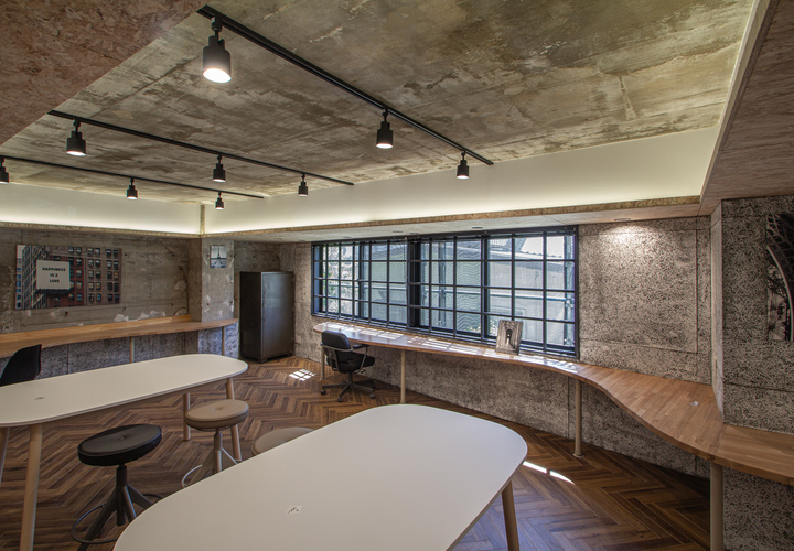 曲線のオフィス