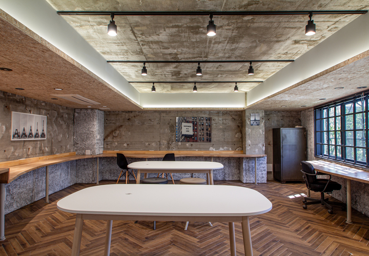 曲線のオフィス