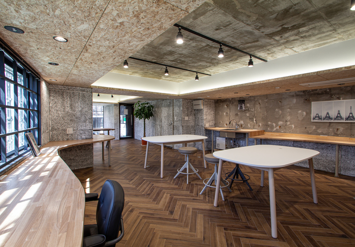 曲線のオフィス