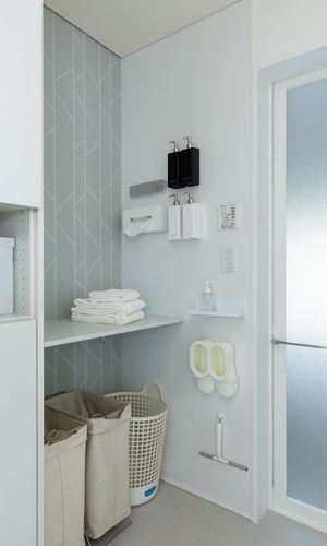 マグネットパネルのある脱衣室