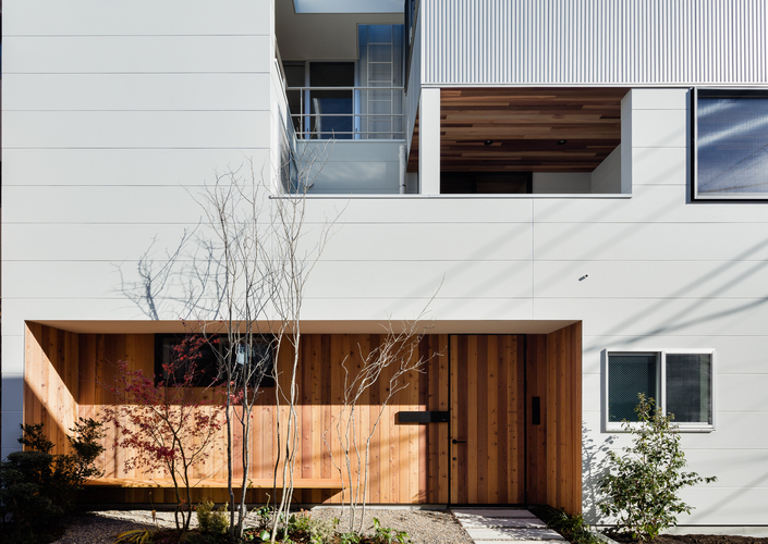 独立した二世帯が集う家