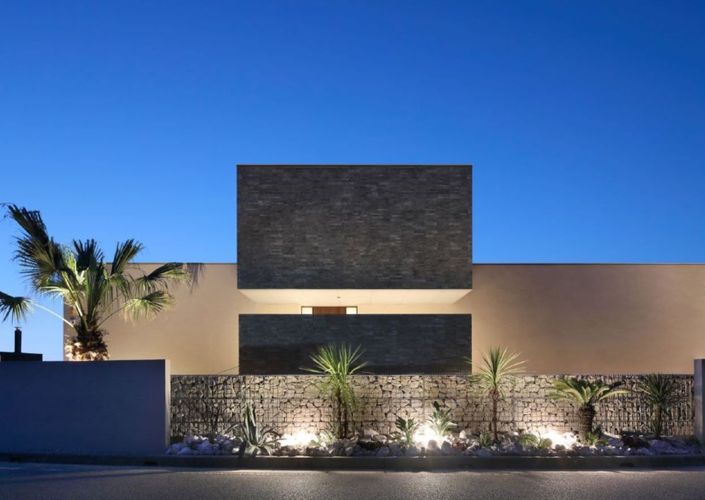 La mer Bleue　-波打ち際に建つ別荘-