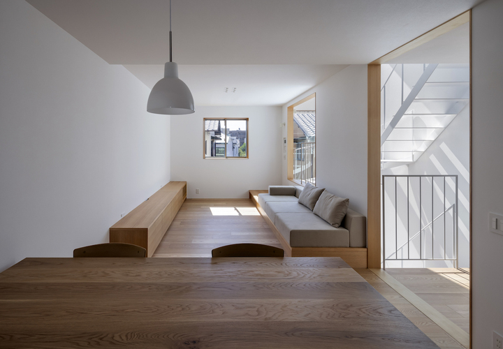 吹抜け階段とリビングの絡み