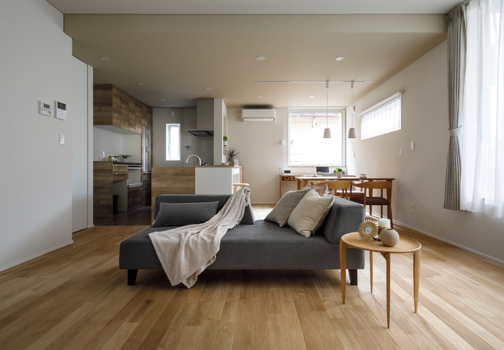 キッチンとダイニング