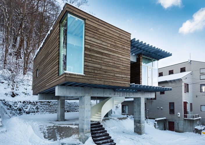 神社山の隠れ鳥居の家