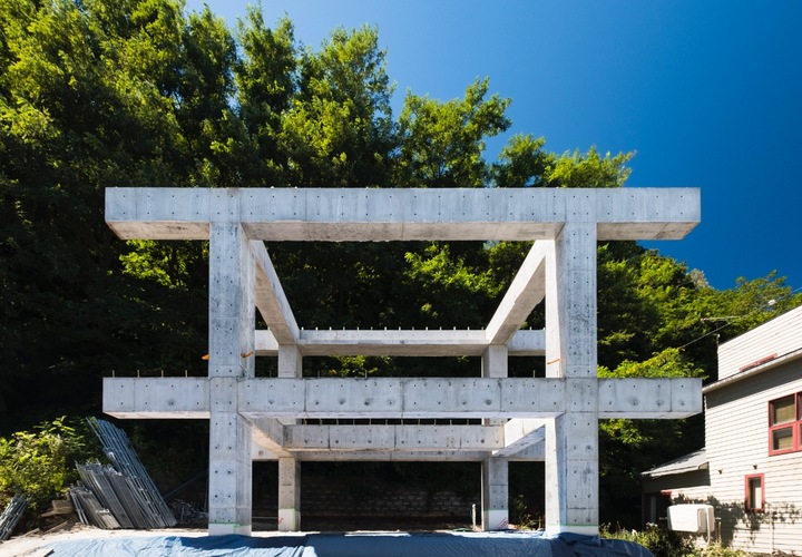 鳥居型の鉄筋コンクリート構造