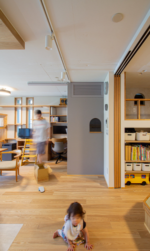 リビングで遊ぶ