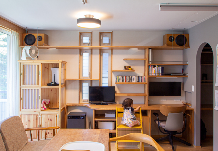 造作家具:ワークカウンター+本棚+キャットウォーク+テレビ台+猫のゲージ