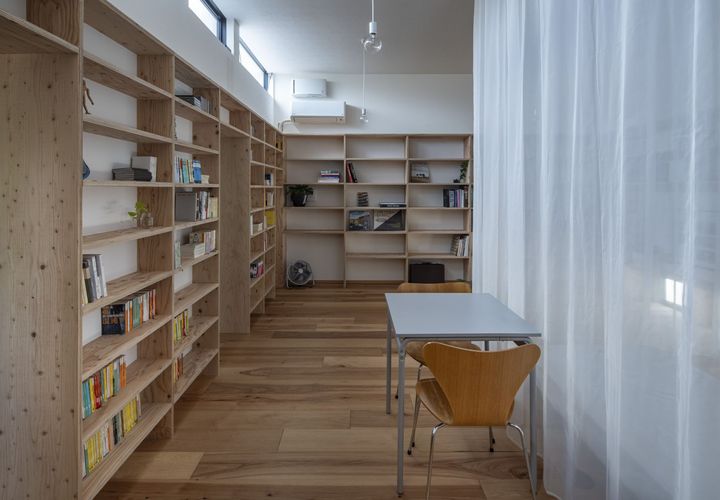 小さなダイニングコーナー。