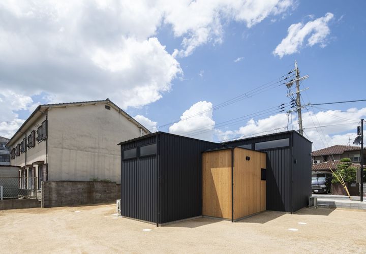 南東から見る。