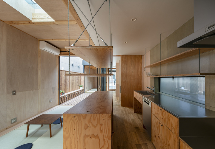 無駄を削ぎ落して設計条件を突き詰め、住み手にとって本当に必要な物だけが残ったインテリア。