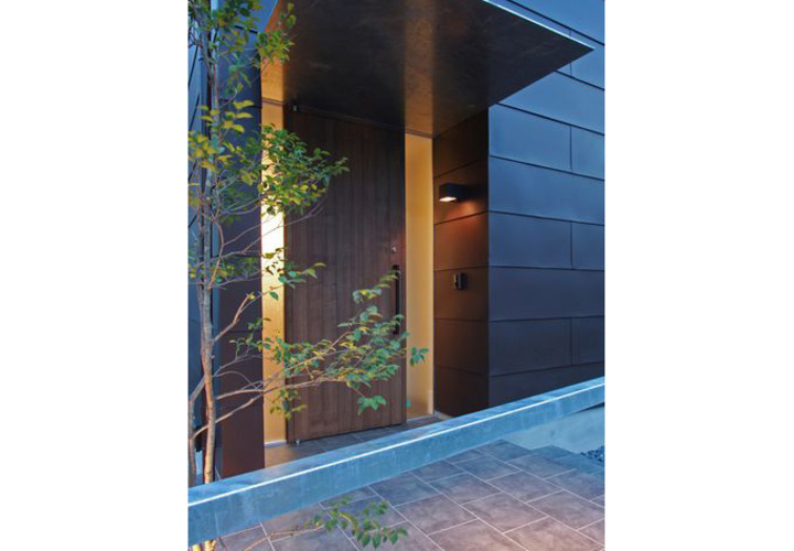 玄関ポーチ夕景