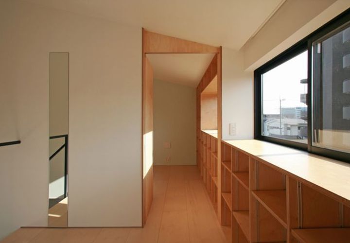 子供室の入り口を見る