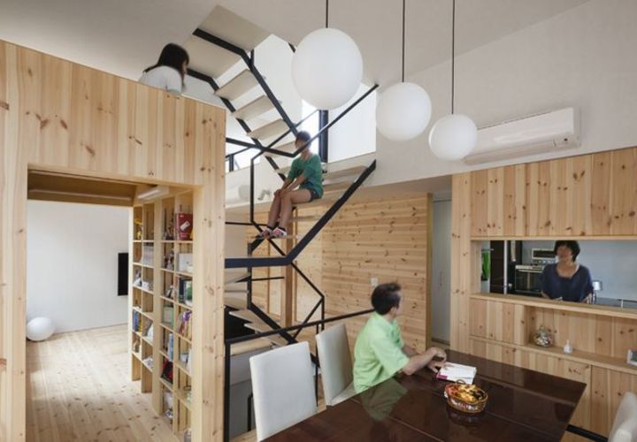 キッチン、ダイニング、収納ボックスの関係を見る