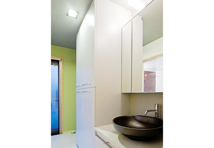 機能性と意匠性のバランスを持たせたパウダールーム