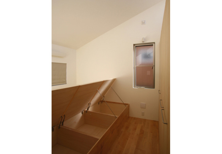 畳スペースの下の全面収納