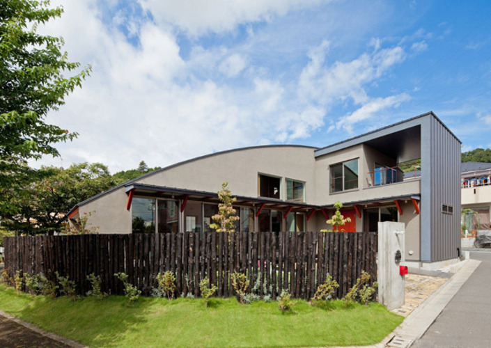 武蔵増戸のR屋根の家