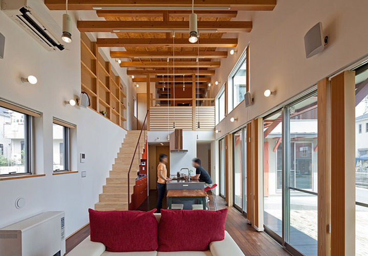 リビングから吹き抜けの見上げ