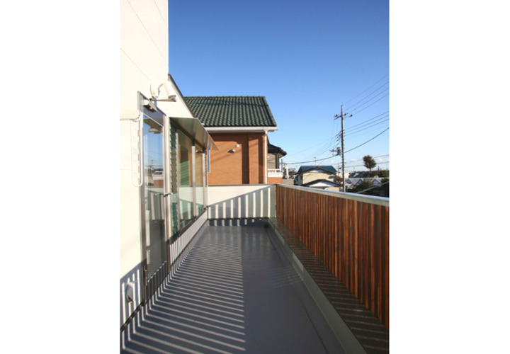 木格子手すりのバルコニー