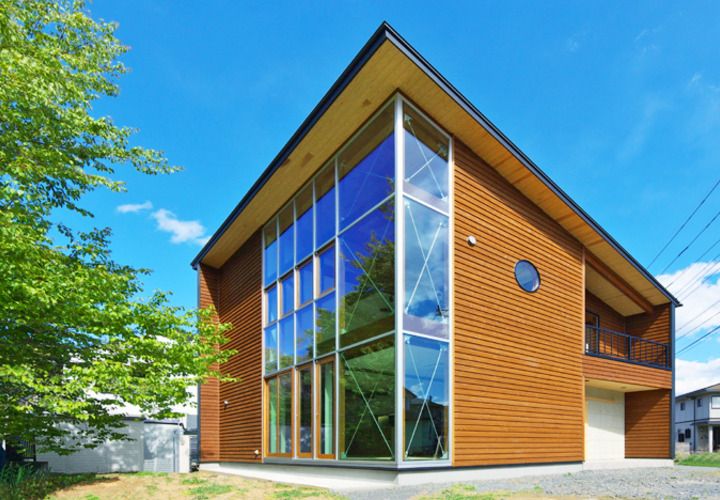 ローコストに仕上げたカーテンウォール