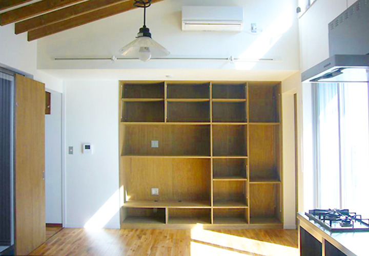 リビングの造り付け収納棚