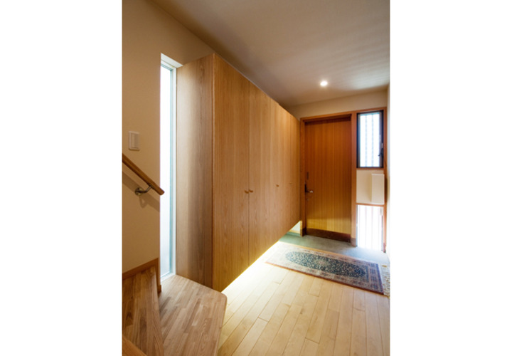 玄関ホールと収納