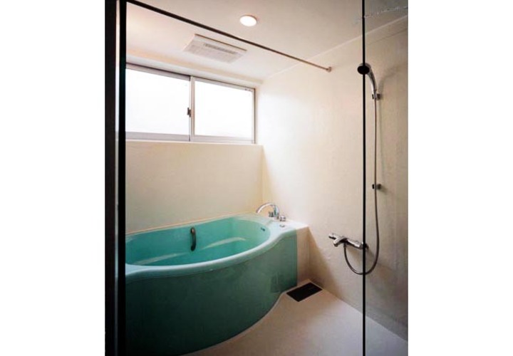 ひとりづつの寝室・ふたりではいる浴槽