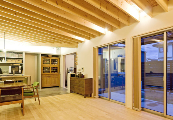 引越後のリビング，ダイニング