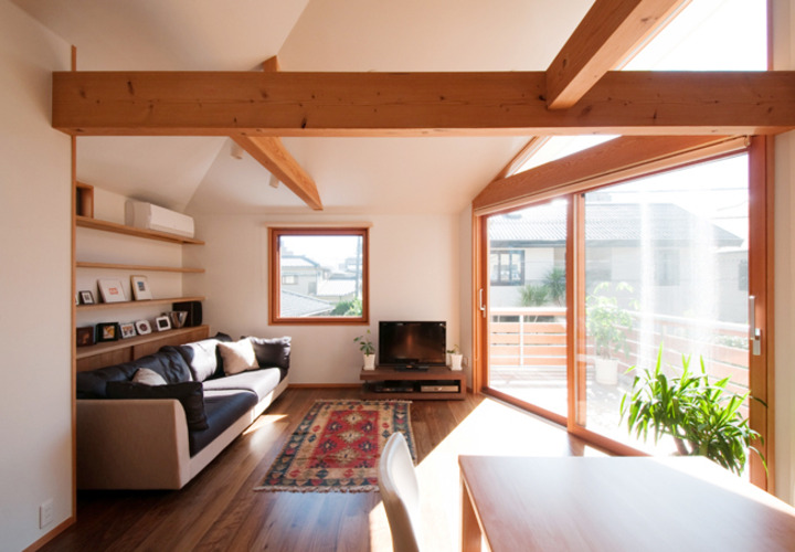 開放的で、上質なリビング