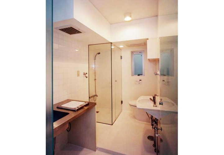 都市型集合住宅・コンパクトにおさめた水廻り空間