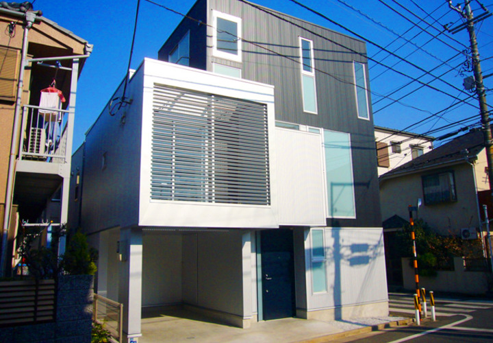 ２０坪に満たない木造三階建て狭小住宅