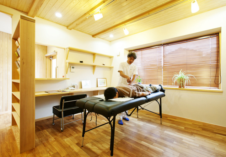 自宅で営むカイロプラクティック院