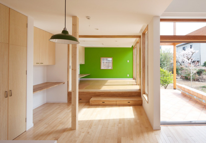 ダイニングに面する小上がり