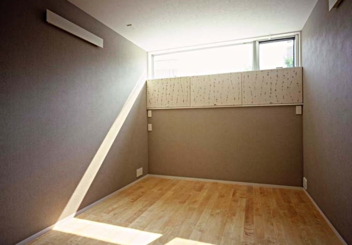 光を遮る木製建具