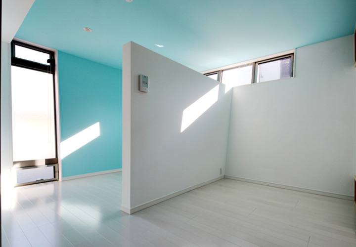 １階の寝室を入り口からみる