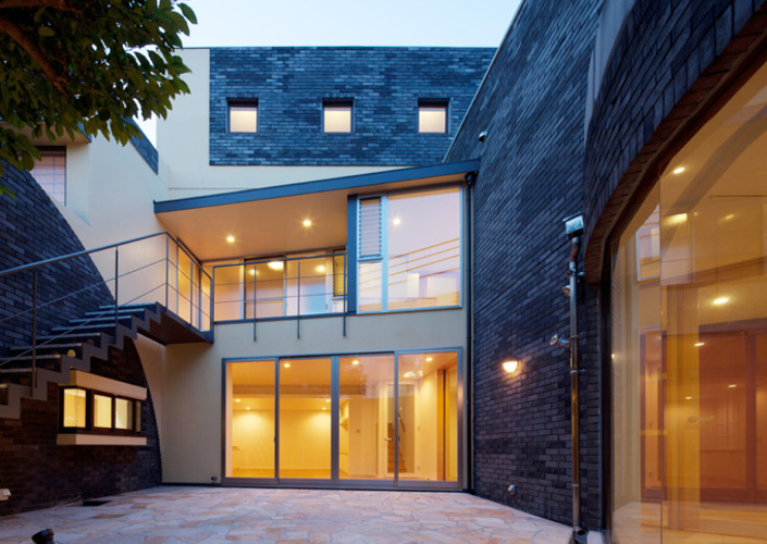 中庭のある２世帯住宅（リノベーション）