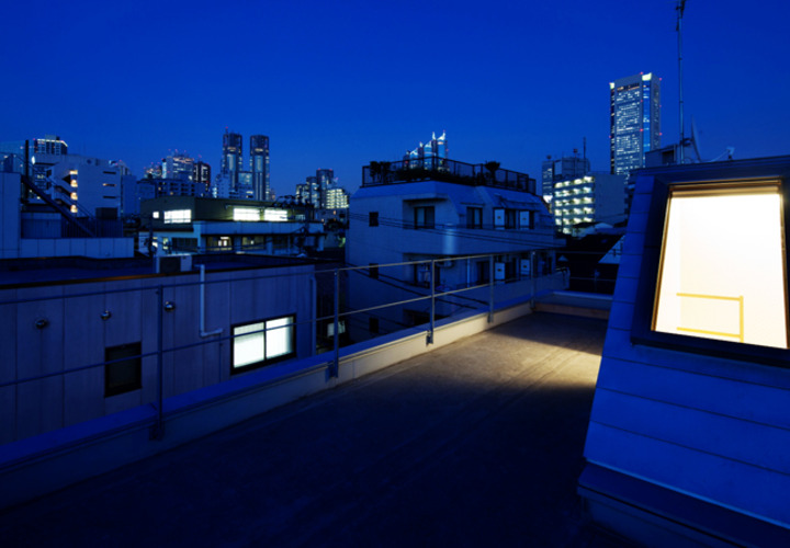 屋上は外部の部屋と位置付ける