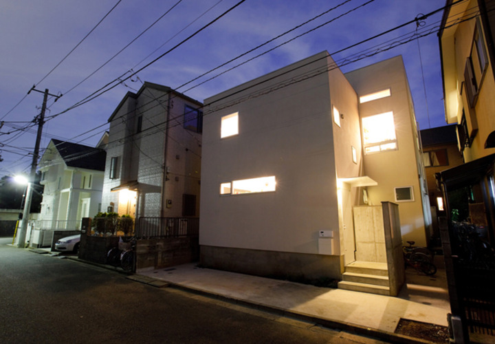 北側道路側の外観