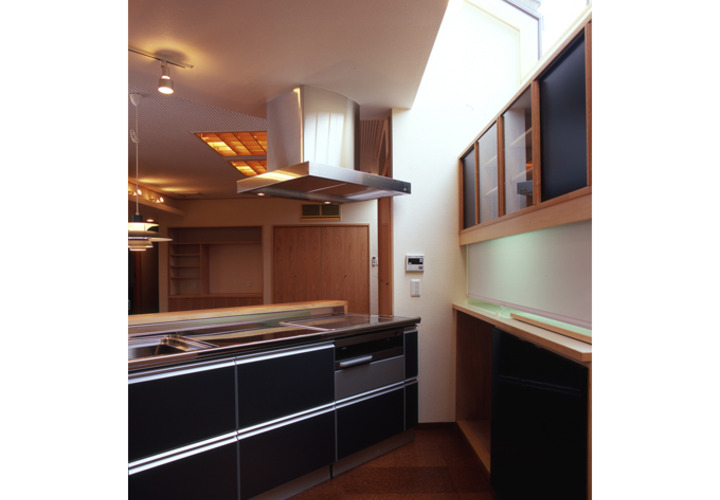 既製品と造作家具がコラボしたキッチン