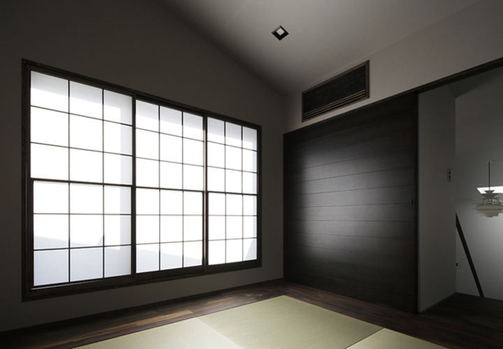 雪見障子を用いた和室