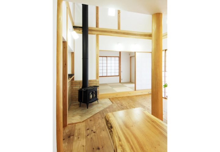 １２月の新月の日に天竜の山で伐採した木でつくった家