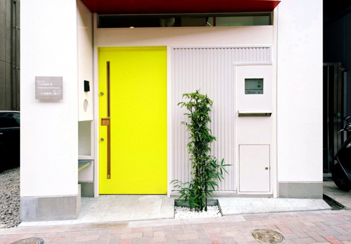 オリジナルデザインの玄関引戸と郵便受