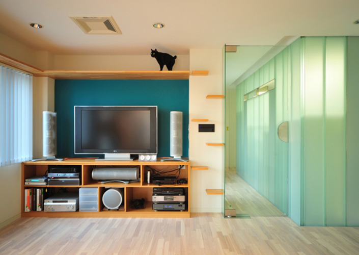 ガラスの箱が三つ並ぶ巣鴨の家