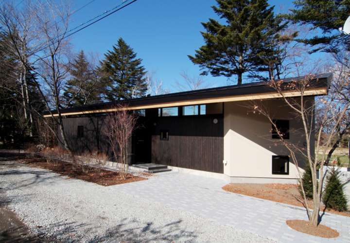 静かに佇む別荘