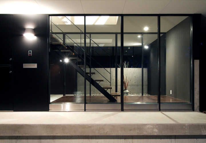 シンプルなエントランス