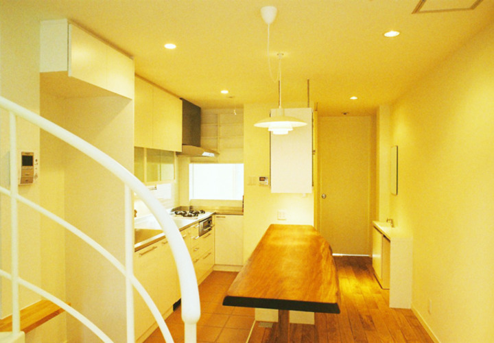 無垢食卓テーブルとオーダーキッチン