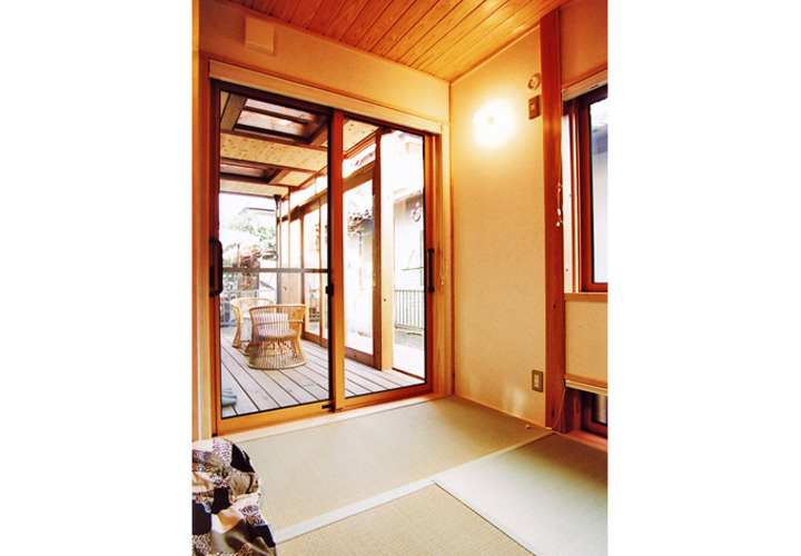 バルコニーの軒下を有効利用したサンルーム