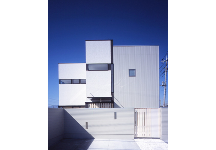 周囲からは中身が見えない外観