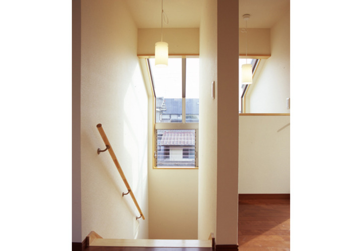 階段踊り場のトップライト