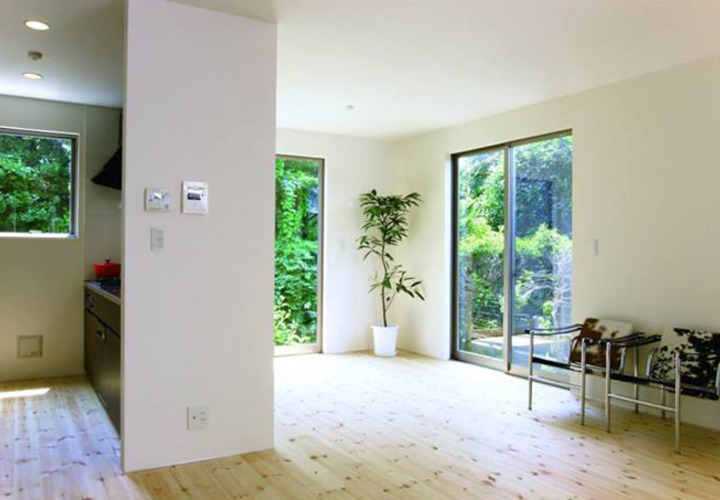 足にやさしいオウシュウアカマツ材